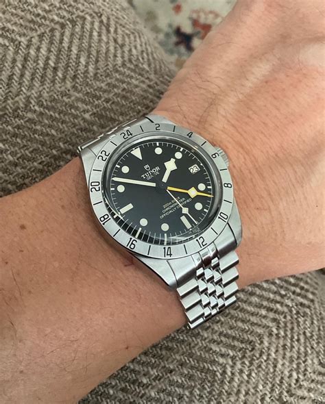 tudor black bay pro 20mm.